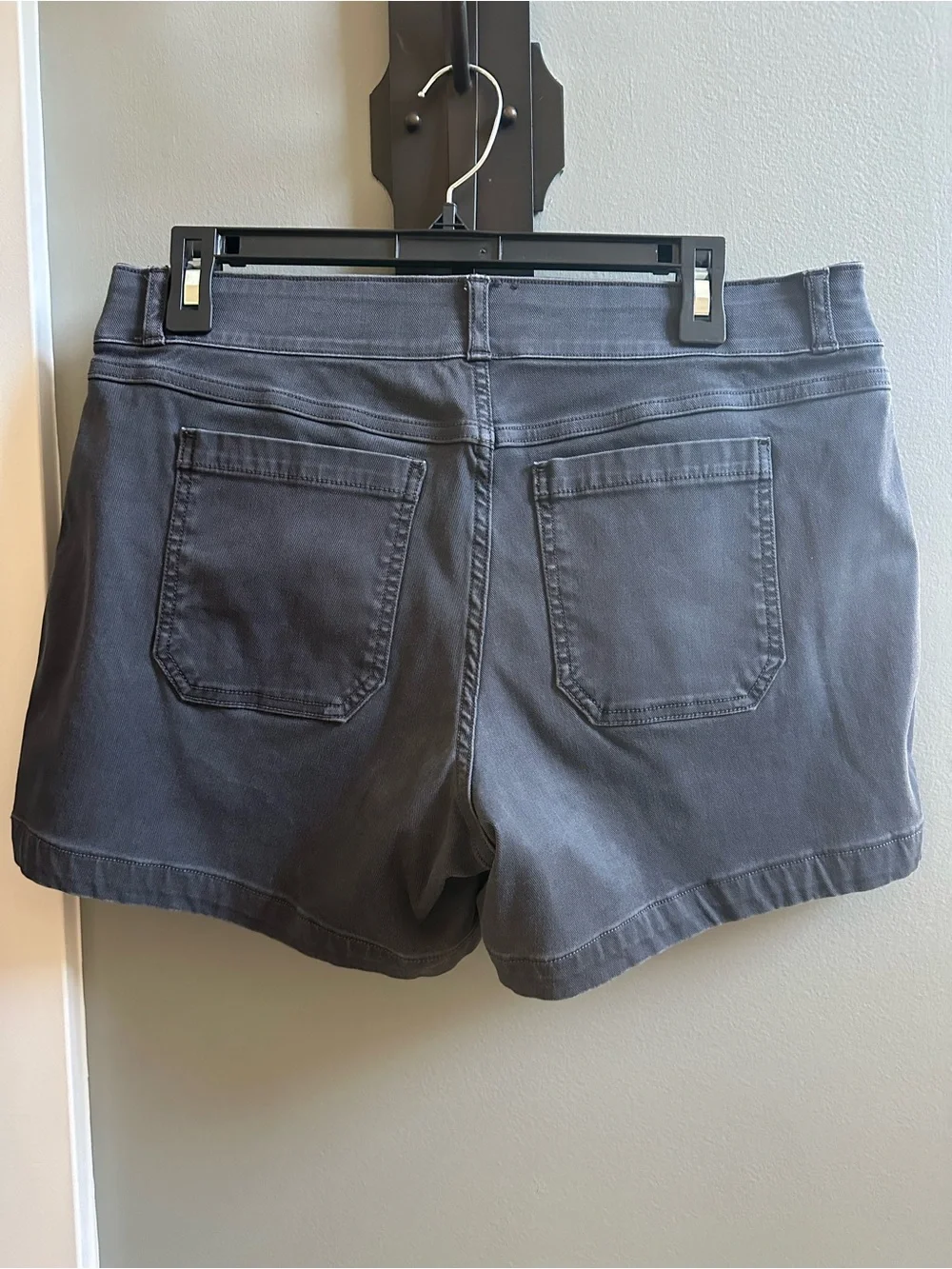 SPANX Women's Shorts - Charcoal Gray 5 inch inseam